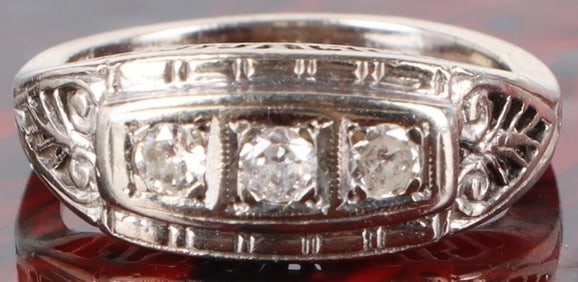 VINTAGE ART DECO 14K WHITE GOLD 3 DIAMOND RING