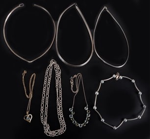 COLLECTIBLE STERLING SILVER LADIES NECKLACES