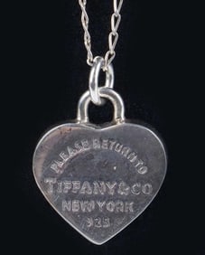 TIFFANY & CO STERLING NECKLACE W/ HEART PENDANT