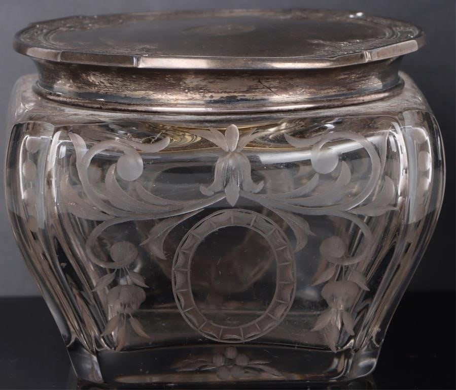 BEAUTIFUL GORHAM STERLING SILVER POWDER JAR (1 of 5)