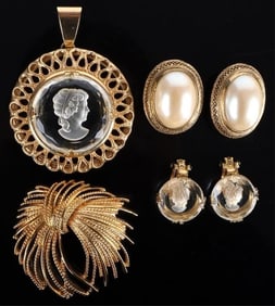 ORNATE GOLD TONED CAMEO LADIES JEWELRY SET - (4)
