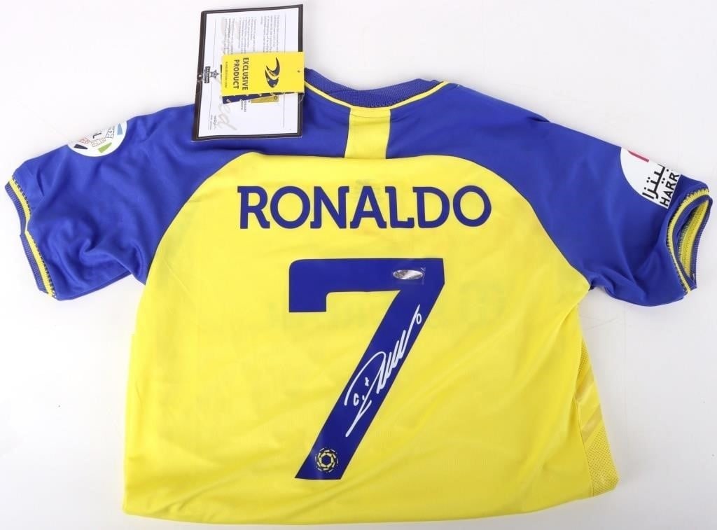 CRISTIANO RONALDO AUTOGRAPHED JERSEY W/ COA (1 of 9)