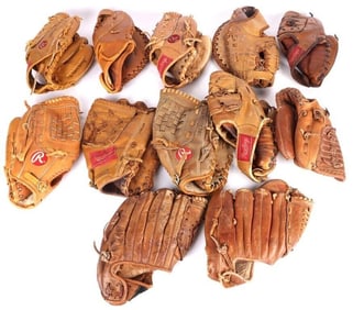 VINTAGE COLLECTOR'S MITTS RAWLINGS, WILSON, ETC