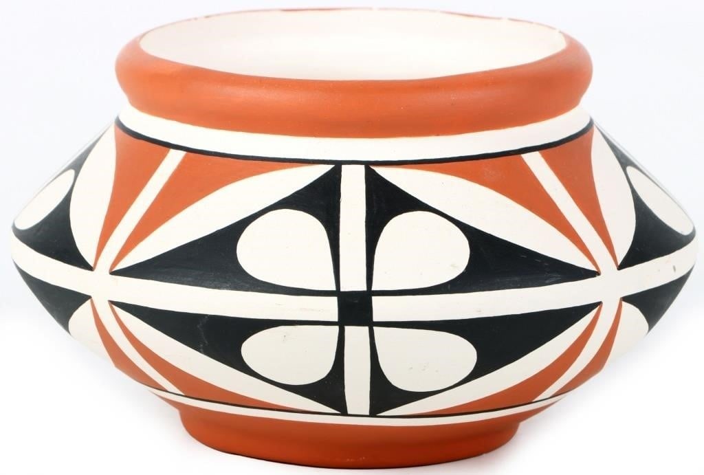 VTG 1986 ACOMA ISLETA BOWL POTTERY SIGNED J. RAEL: Vintage 1986 J. Rael Acoma Isleta pottery bowl made in New Mexico. This distinct pottery style is known for its intricate designs and traditional techniques. Pottery is signed and dated on the bottom.
