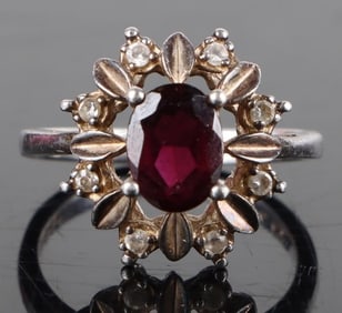 ANTIQUE GARNET STERLING SILVER LADIES RING