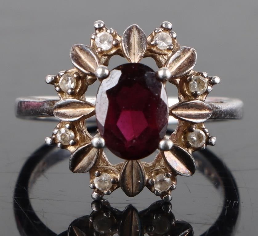 ANTIQUE GARNET STERLING SILVER LADIES RING (1 of 3)