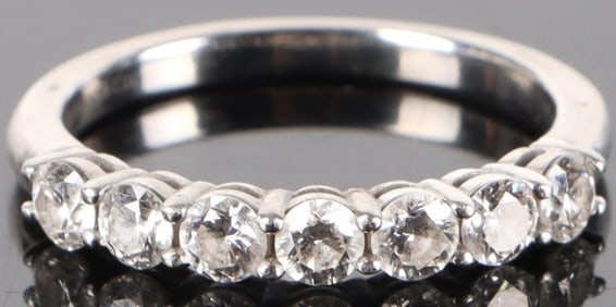 TIFFANY & CO. PLATINUM NATURAL DIAMOND LADIES RING