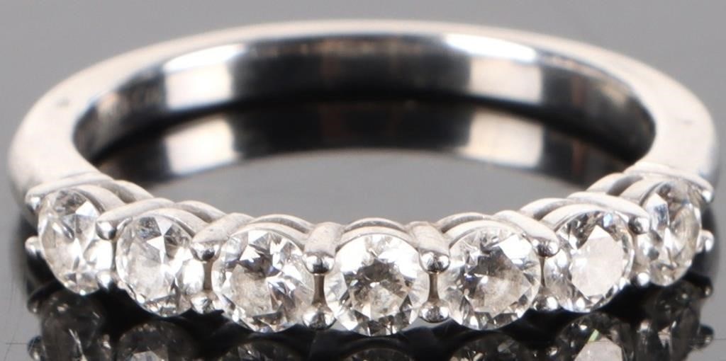 TIFFANY & CO. PLATINUM NATURAL DIAMOND LADIES RING (1 of 3)