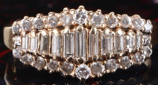 14K YELLOW GOLD DIAMOND LADIES RING