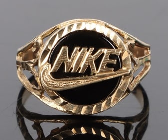 10K YELLOW GOLD ONYX NIKE BRAND RING