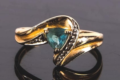 10K YELLOW GOLD LADIES TOPAZ RING