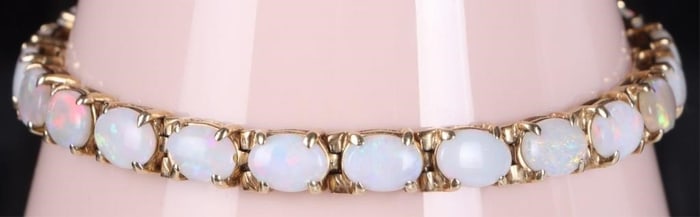 14K YELLOW GOLD WHITE OPAL LADIES BRACELET