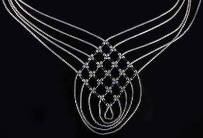 STERLING SILVER LADIES NECKLACE LOOPING DESIGN