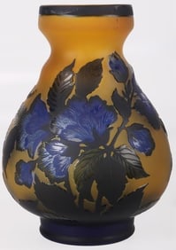 MADELAINE-STYLE BLUE FLOWER CAMEO GLASS VASE REPRO