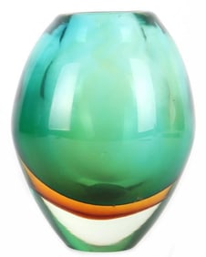 BEAUTIFUL GREEN CRYSTAL ART GLASS VASE