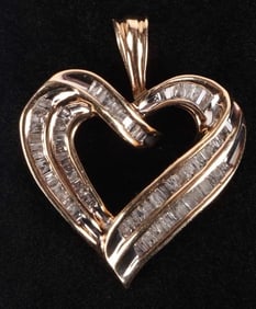 ~1.42CTW DIAMOND & 10K GOLD LADIES HEART PENDANT
