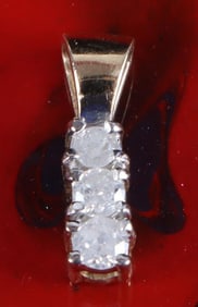 3 STONE DIAMOND 10K YELLOW GOLD PENDANT