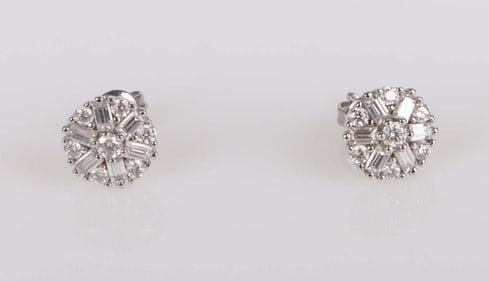 10K WHITE GOLD CLUSTER DIAMOND STUD EARRINGS