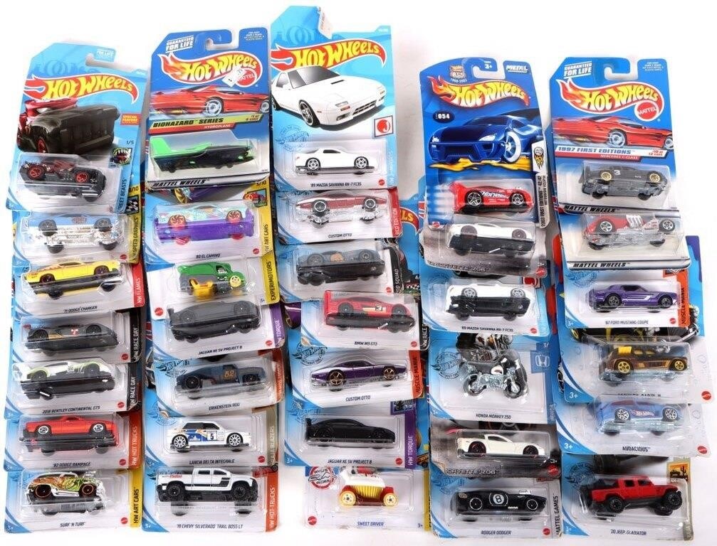 1997-2021 COLLECTIBLE HOT WHEELS CARS - (33) (1 of 4)