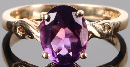 14K YELLOW GOLD OVAL AMETHYST LADIES RING