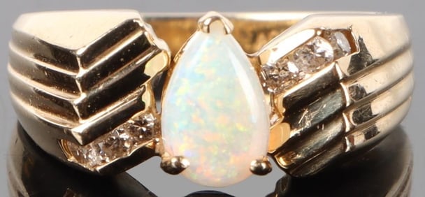 14K YELLOW GOLD OPAL DIAMOND LADIES RING