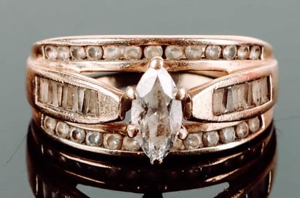 10K YELLOW GOLD CUBIC ZIRCONIUM LADIES RING