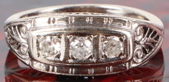 VINTAGE ART DECO 14K WHITE GOLD 3 DIAMOND RING