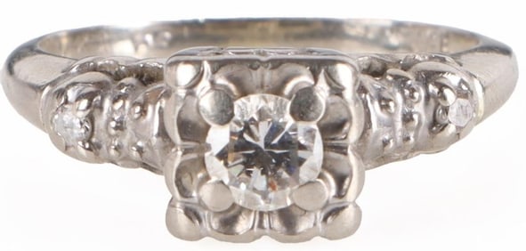 0.22CTW 14K WHITE GOLD LADIES RING W/ DIAMONDS