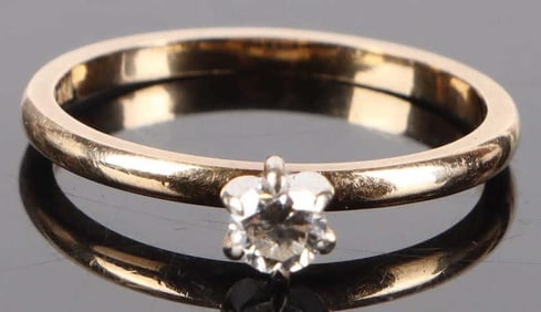 1/4CT NATURAL ROUND DIAMOND ENGAGEMENT RING