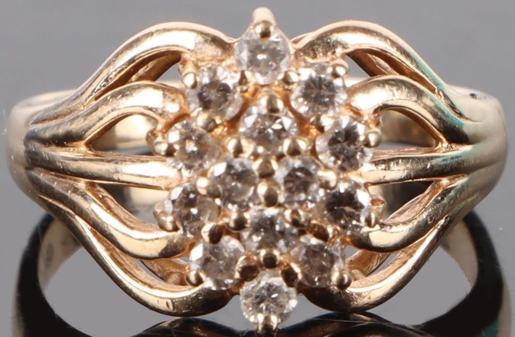 0.28CTW DIAMOND LADIES CLUSTER RING IN 14K (1 of 4)