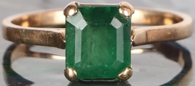 0.5CT EMERALD CUT LADIES EMERALD SOLITAIRE RING