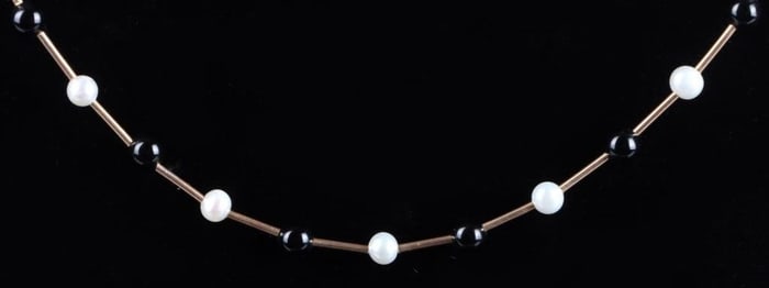 14K GOLD NECKLACE W/ FRESHWATER PEARLS AND BEADS
