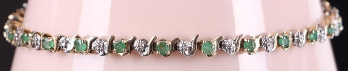14K EMERALD & DIAMOND LADIES TENNIS BRACELET