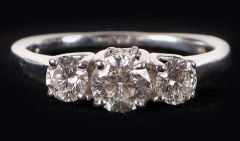 1.48CTW 3 STONE NATURAL DIAMOND 18K LADIES BAND