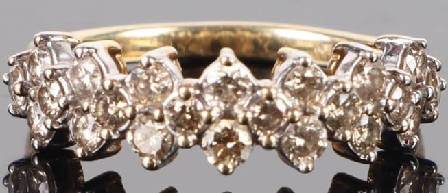 10K YELLOW GOLD DIAMOND LADIES RING - 0.57CTW