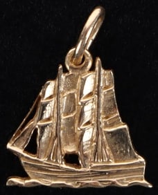14K YELLOW GOLD SEASHIP LADIES PENDANT