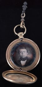 10K GOLD-FILLED ANTIQUE LOCKET W/ PICTURES & HAIR