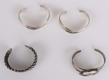 SARDA DESIGNER STERLING SILVER PEARL PENDANTS