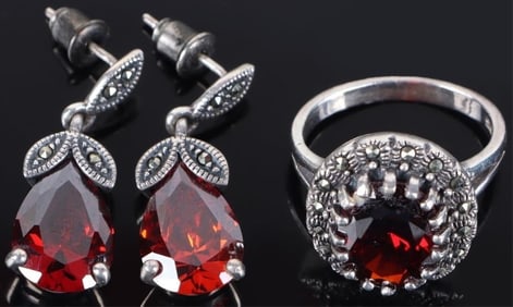 STERLING SILVER GARNET LADIES JEWELRY SET