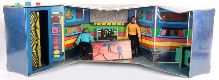 VINTAGE STAR TREK PLAYSET MEGO 1975 W/ TWO FIGURES