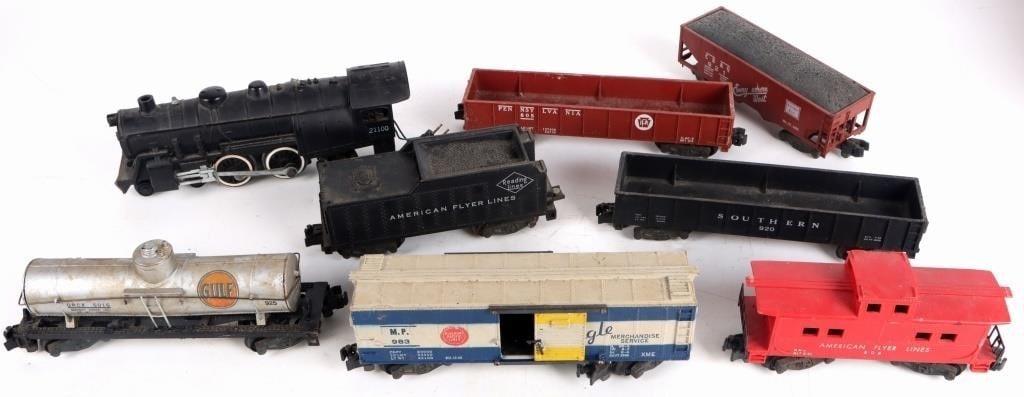 AMERICAN FLYER MODEL TRAIN LOCOMOTIVES AND CARS-7 (1 of 4)