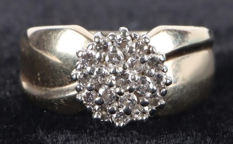 14K YELLOW GOLD LADIES DIAMOND CLUSTER RING