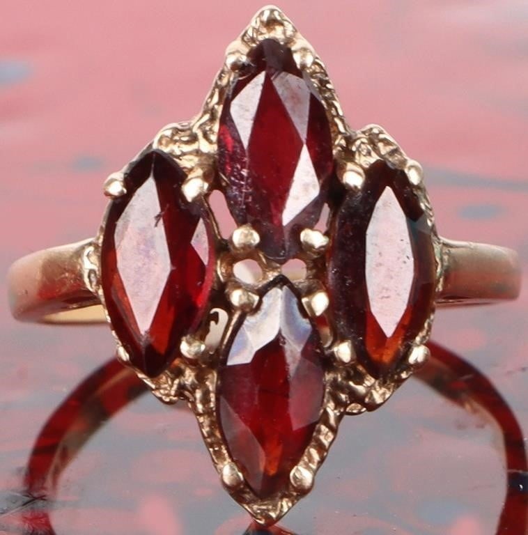 14K YELLOW GOLD MARQUISE GARNET LADIES RING (1 of 5)