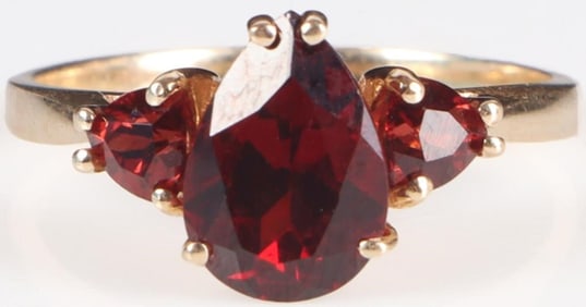 14K YELLOW GOLD LADIES RING W/ GARNET GEMSTONES