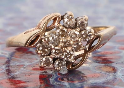 10K YELLOW GOLD 0.39CTW DIAMOND CLUSTER RING