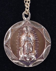 14K YELLOW GOLD MOTHER MARY PENDANT & NECKLACE