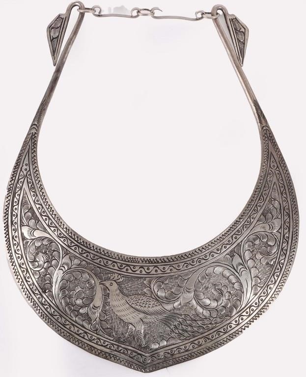 THAILAND SILVER PLATED ORNATE BIB NECKLACE (1 of 4)