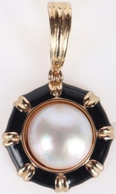 13.5MM PEARL ENAMELED 14K YELLOW GOLD PENDANT