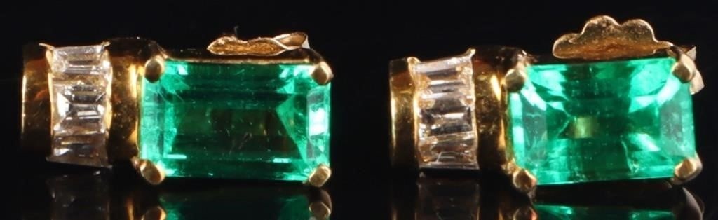 DIAMOND EMERALD 18K YELLOW GOLD LADIES EARRINGS (1 of 4)
