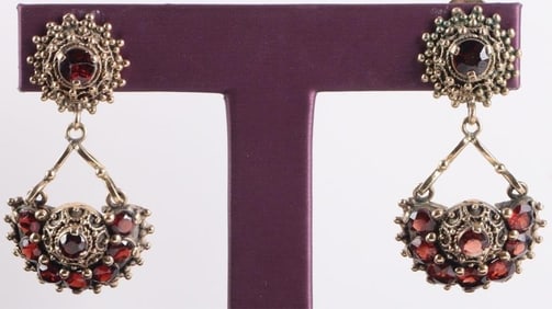 14K YELLOW GOLD LADIES CLIP-ON EARRINGS W/ GARNET
